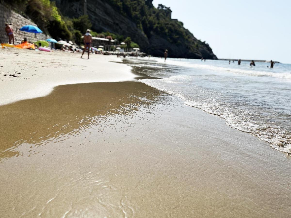Appartamento Al Mare ונטימיגליה מראה חיצוני תמונה